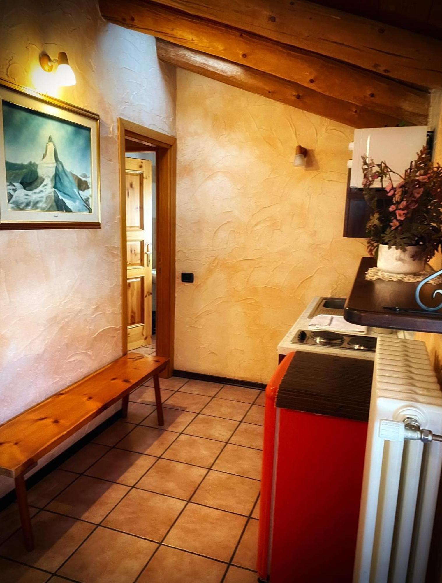 Residence Trompe-L'Oeil Champoluc Luaran gambar