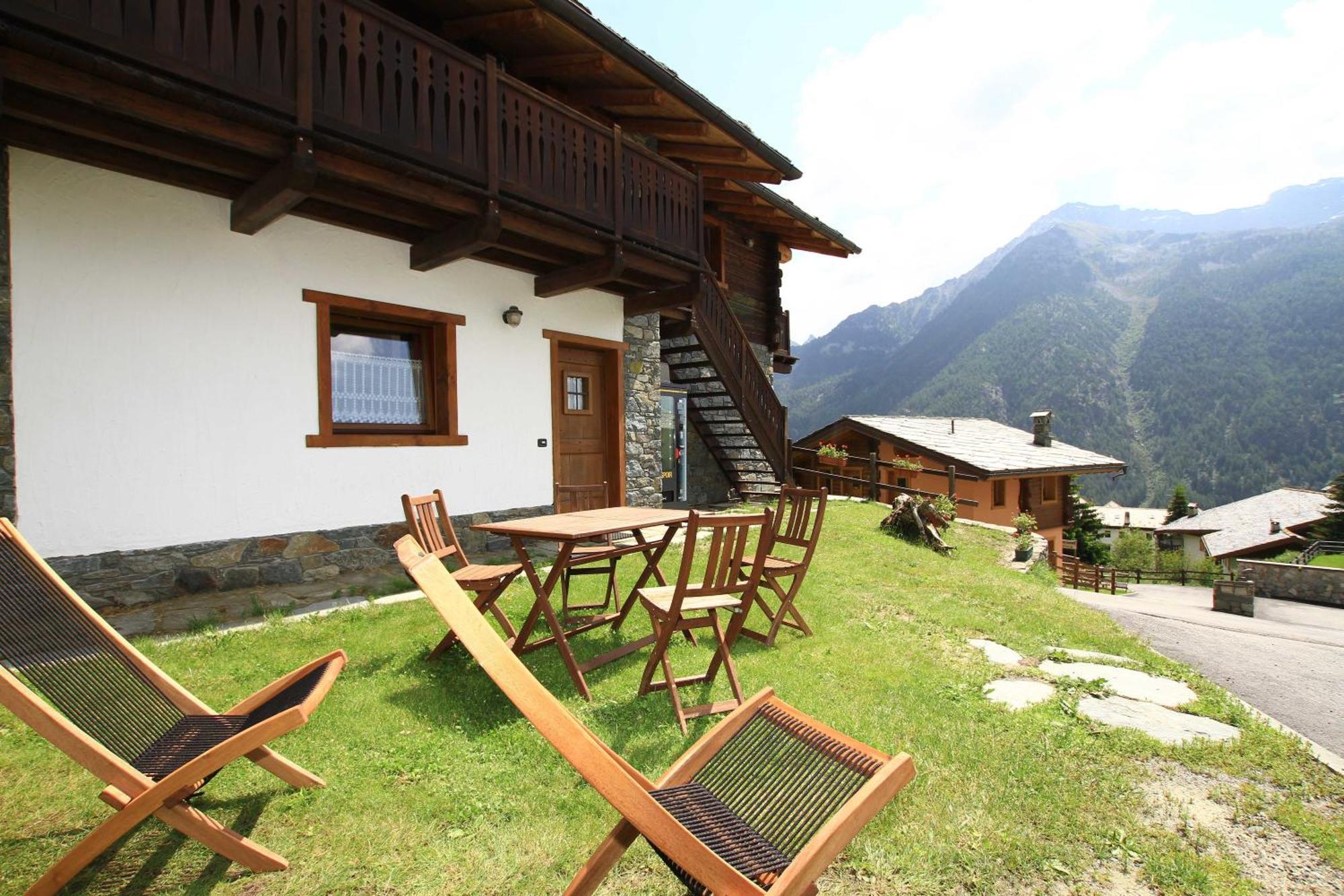 Residence Trompe-L'Oeil Champoluc Luaran gambar